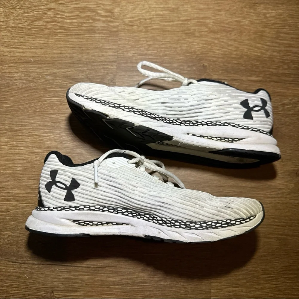 Under Armour HOVR Velociti 3‎ Women's Running Shoes White Black Size 8.5 UA
